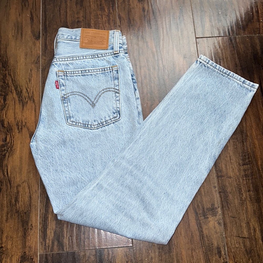 Levi’s Wedgie Straight Fit Women’s Jeans. Size W24 L28.
